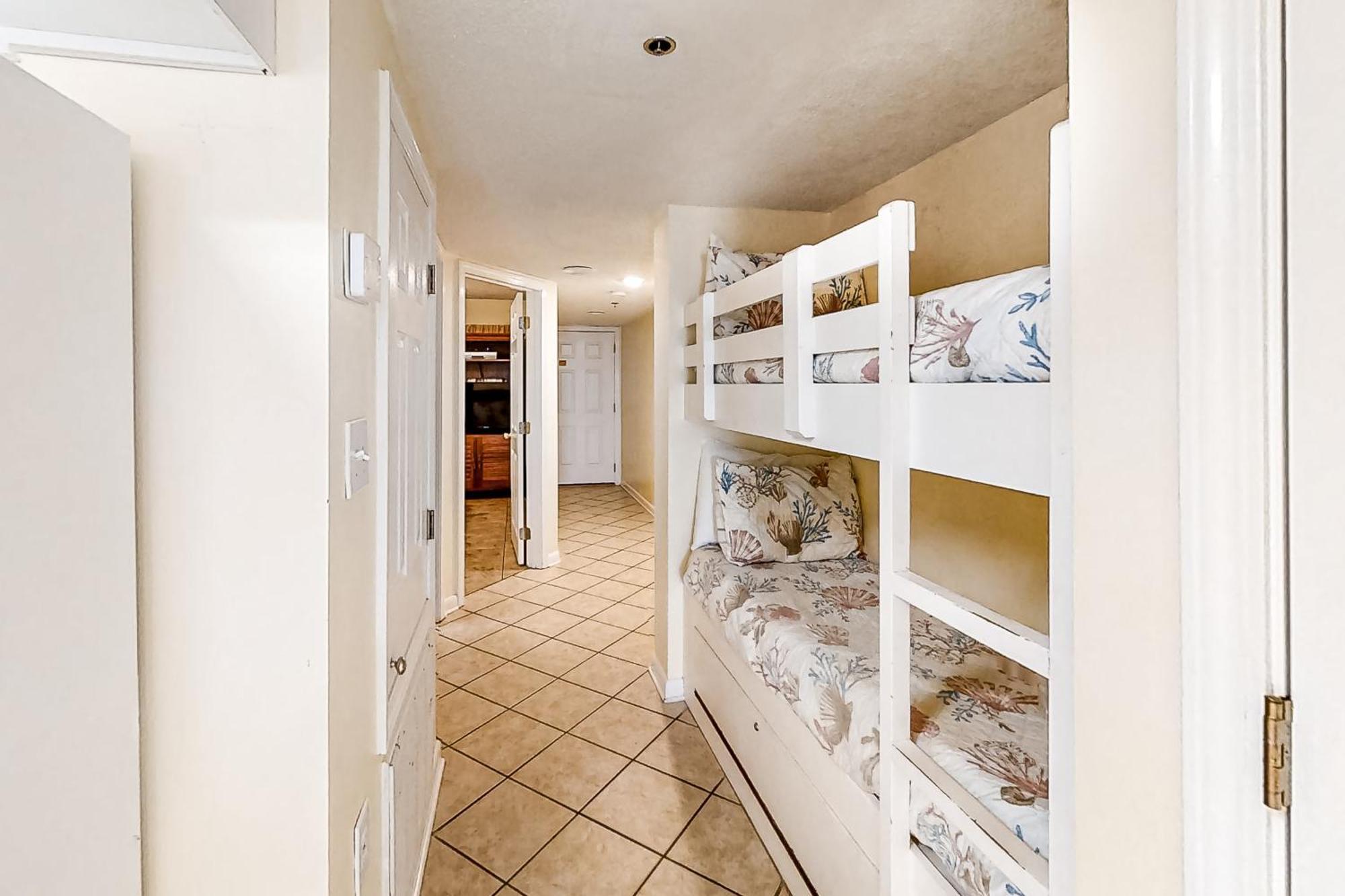 Four Winds Villa Orange Beach Room photo